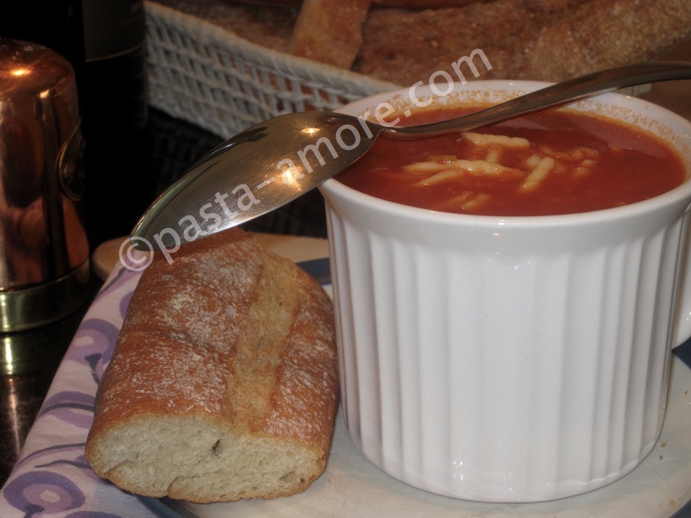 Tomato soup with pasta